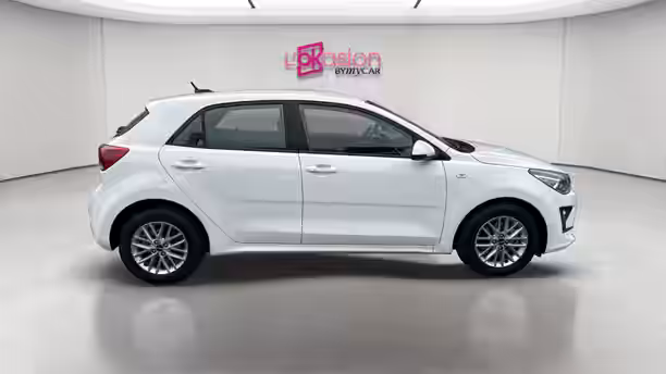 KIA RIO 6 / 23
