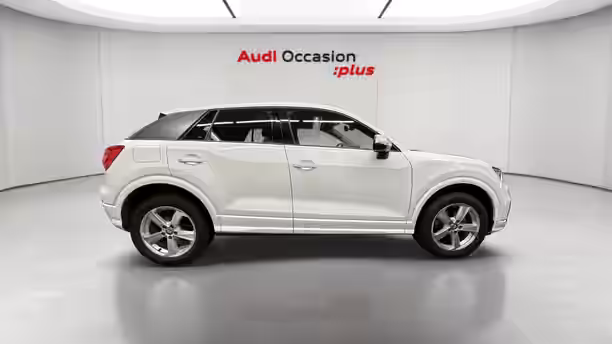 AUDI Q2 6 / 33