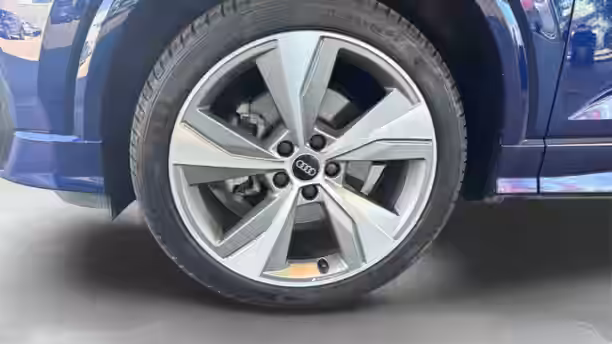 AUDI Q2 13 / 16