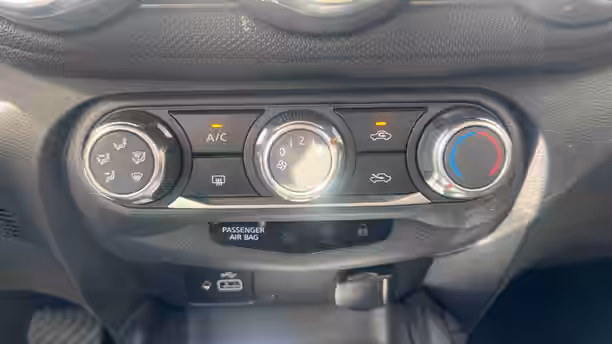 NISSAN JUKE 2023 19 / 20