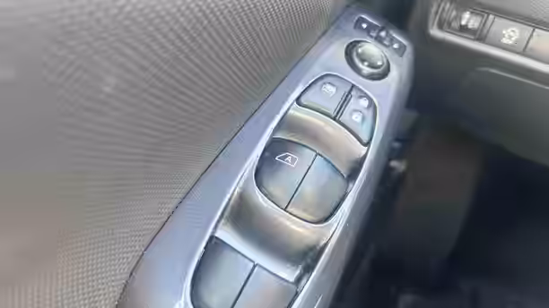 NISSAN JUKE 2023 18 / 20