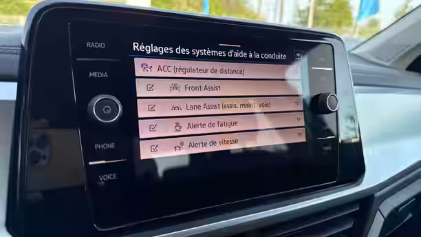 VOLKSWAGEN T-ROC 28 / 28