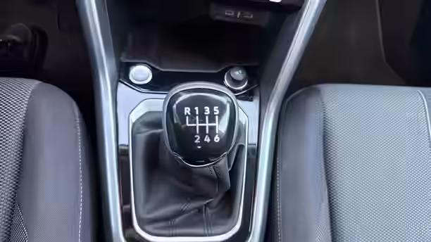 VOLKSWAGEN T-ROC 21 / 28