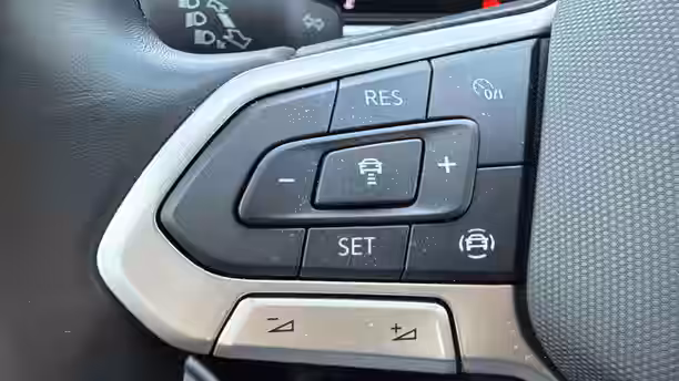 VOLKSWAGEN T-ROC 22 / 28