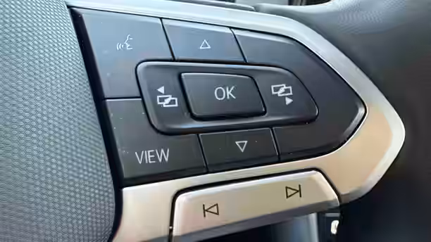 VOLKSWAGEN T-ROC 23 / 28