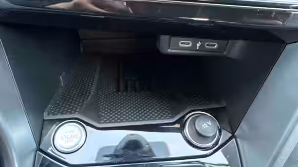 VOLKSWAGEN T-ROC 25 / 28