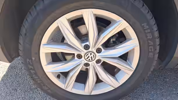 VOLKSWAGEN TIGUAN 37 / 39