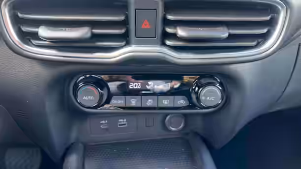 NISSAN JUKE 18 / 23