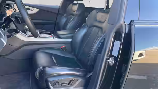 AUDI Q8 11 / 49