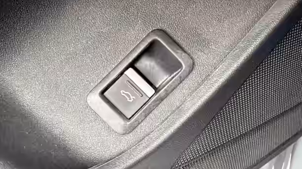 AUDI Q4 E-TRON 33 / 35