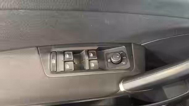VOLKSWAGEN TOURAN 19 / 21