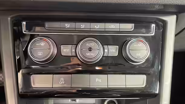 VOLKSWAGEN TOURAN 20 / 21