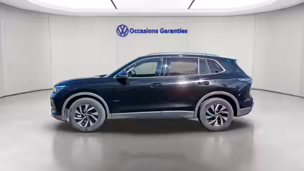 VOLKSWAGEN TIGUAN 2 / 25
