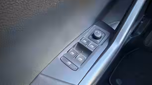 VOLKSWAGEN T-CROSS 25 / 28