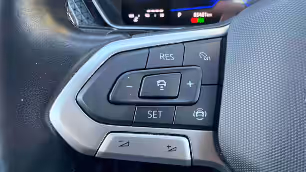 VOLKSWAGEN T-CROSS 24 / 28