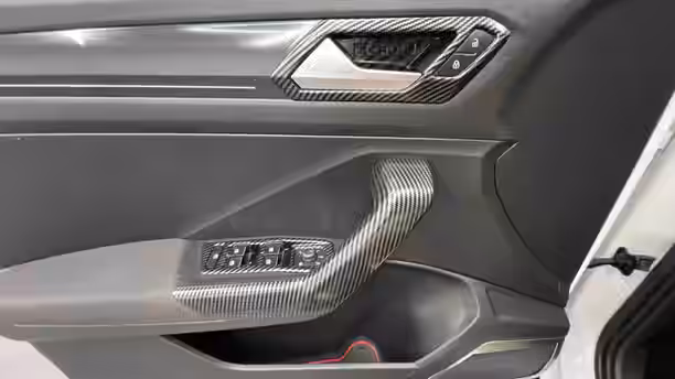 VOLKSWAGEN T-ROC 17 / 30