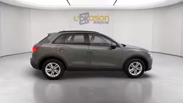 AUDI Q3 6 / 24