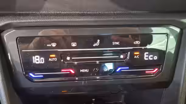 VOLKSWAGEN TIGUAN 17 / 19