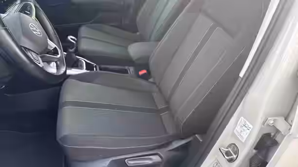 VOLKSWAGEN T-ROC 18 / 33