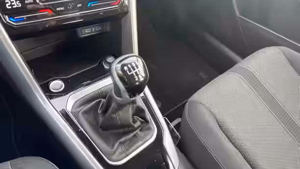 VOLKSWAGEN T-ROC 23 / 33