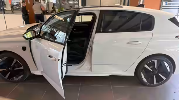 PEUGEOT 308 ELECTRIQUE 28 / 34