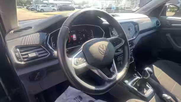 VOLKSWAGEN T-CROSS 15 / 37