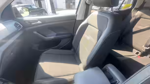 VOLKSWAGEN T-CROSS 35 / 37