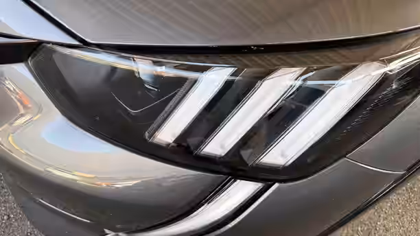 PEUGEOT 208 23 / 30