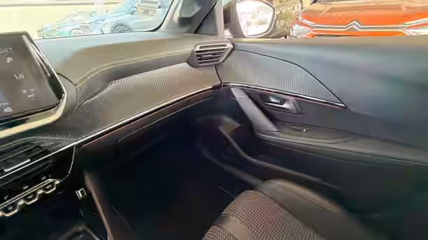 PEUGEOT 208 26 / 30