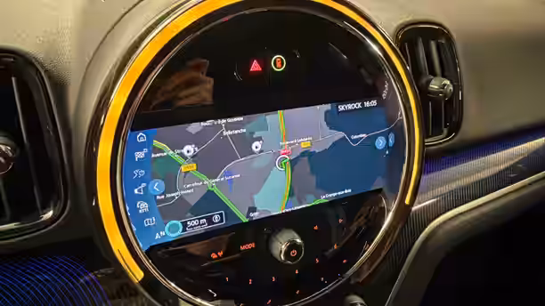 MINI COUNTRYMAN F60 LCI 20 / 31