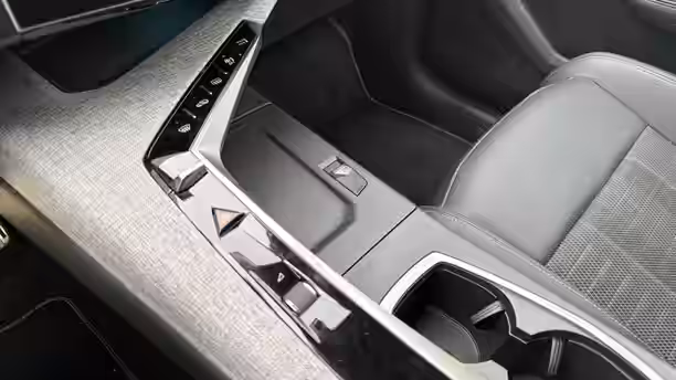 PEUGEOT 3008 23 / 25