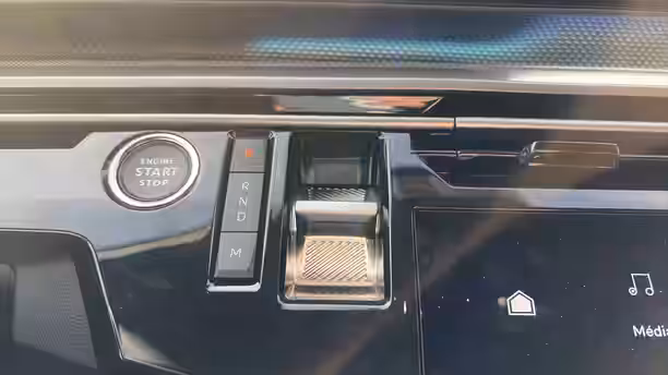 PEUGEOT 3008 15 / 45