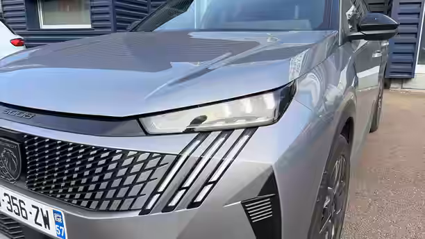 PEUGEOT 3008 33 / 45