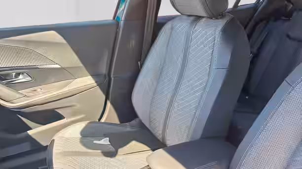 PEUGEOT 2008 30 / 30