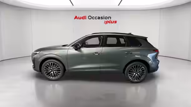 AUDI Q3 2 / 25