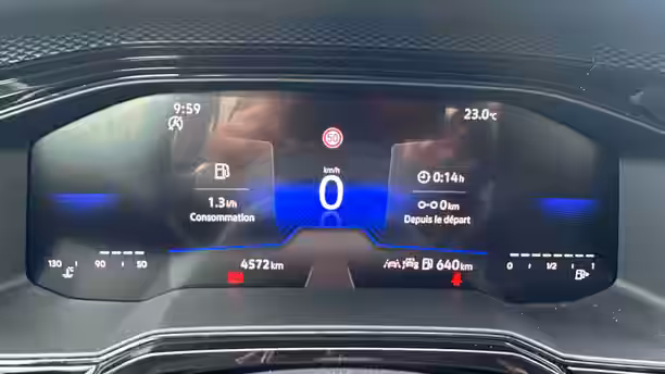 VOLKSWAGEN POLO 15 / 17