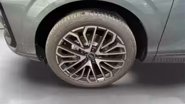 AUDI Q3 14 / 25