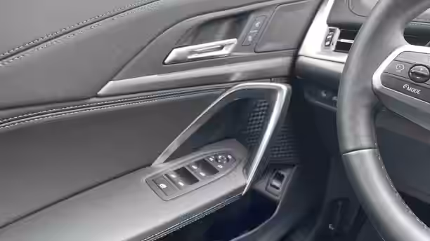 BMW X1 U11 25 / 27