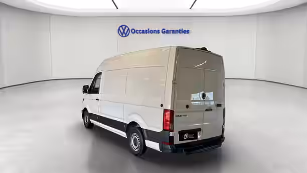 VOLKSWAGEN UTILITAIRES CRAFTER VAN 3 / 23