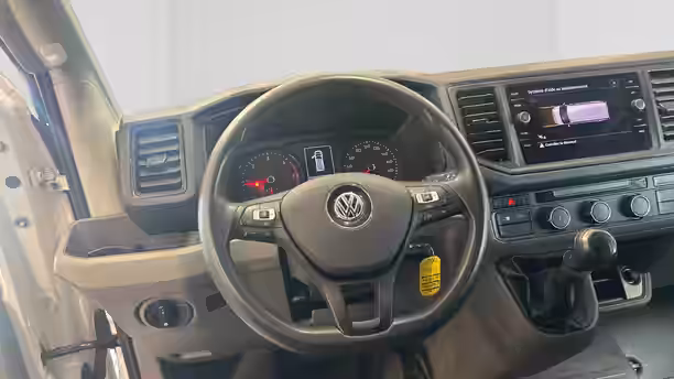 VOLKSWAGEN UTILITAIRES CRAFTER VAN 10 / 23