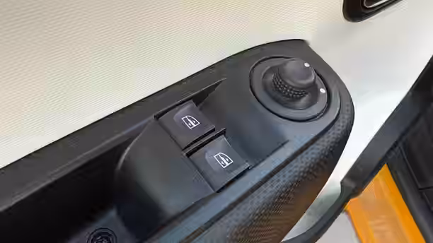 RENAULT TWINGO E-TECH ELECTRIQUE 15 / 23