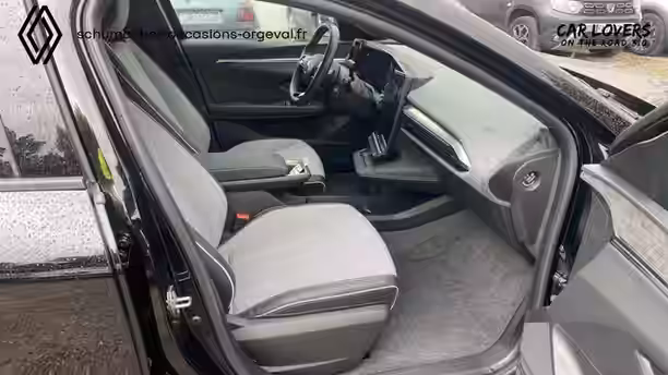RENAULT MEGANE E-TECH 28 / 30