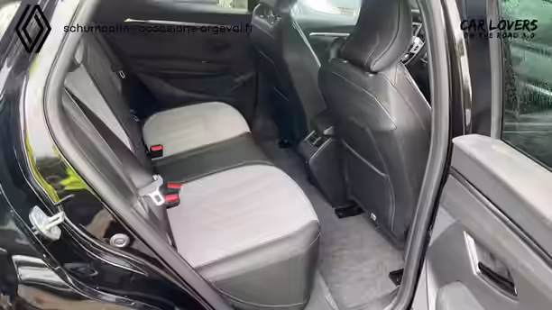 RENAULT MEGANE E-TECH 27 / 30