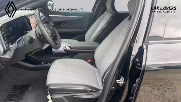 RENAULT MEGANE E-TECH 13 / 30