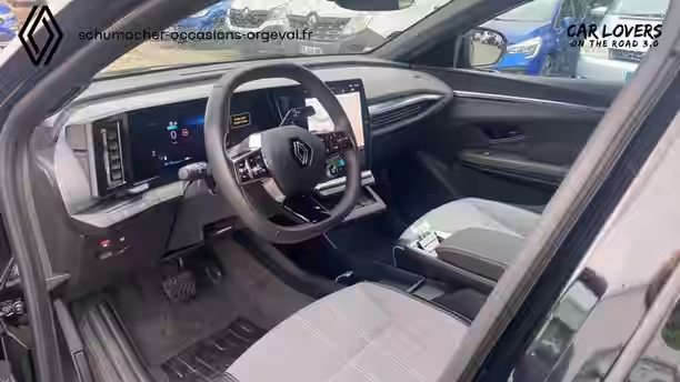 RENAULT MEGANE E-TECH 12 / 30
