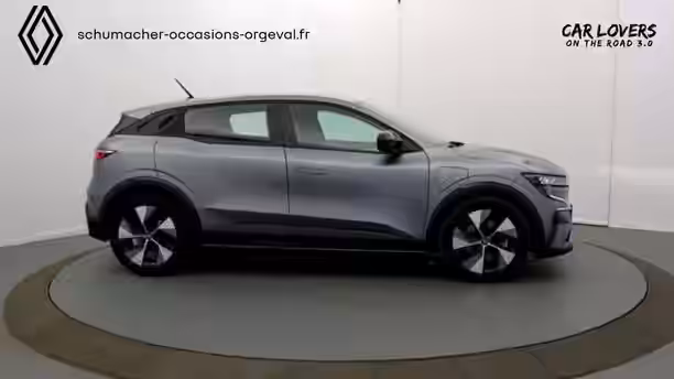RENAULT MEGANE E-TECH 11 / 26