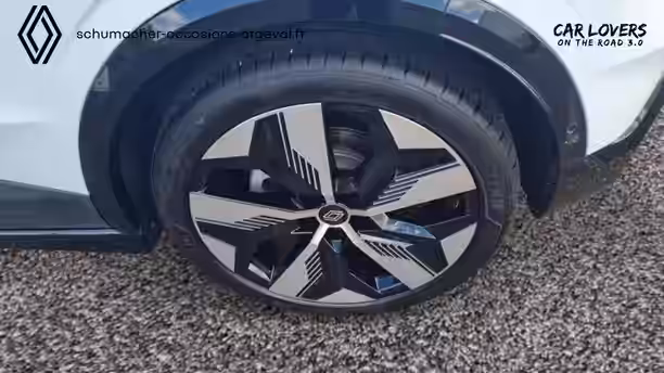 RENAULT MEGANE E-TECH 15 / 33