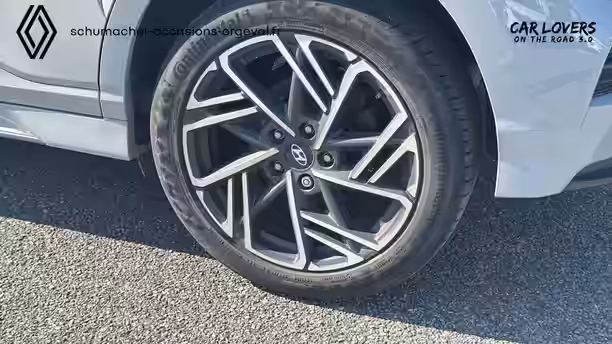 HYUNDAI KONA 9 / 30