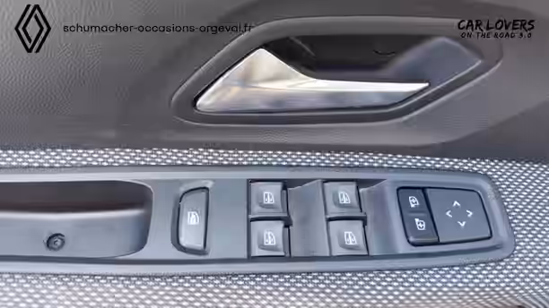 DACIA SANDERO 28 / 35