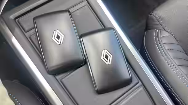 RENAULT CLIO VI HYBRID 26 / 26